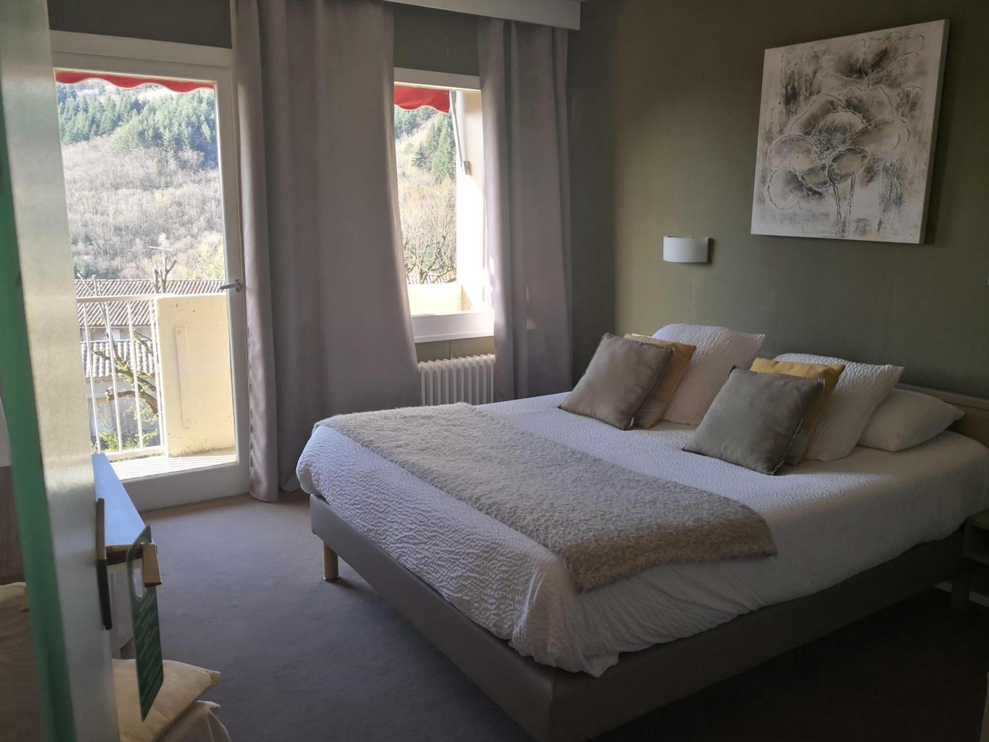 Logis Hotel-Restaurant Le Tanargue Valgorge Екстер'єр фото